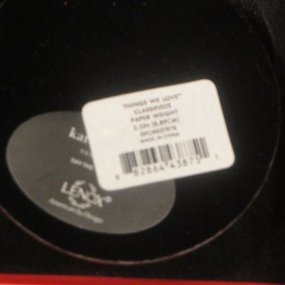 KATE SPADE Crystal Paperweight - Picture 3 of 3